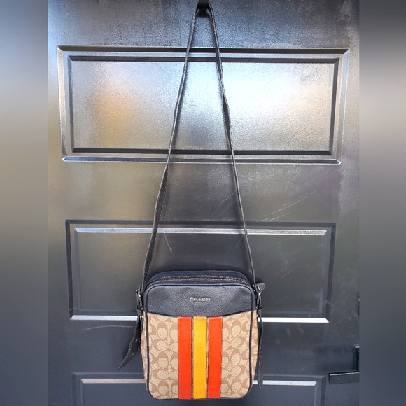Coach Hudson unisex crossbody (style CB907) - Picture 1 of 8